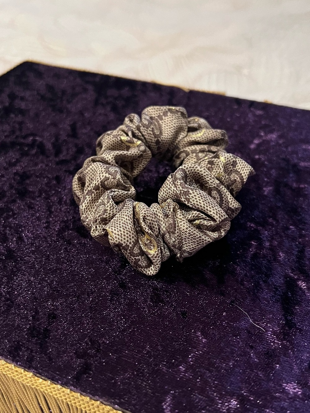 GG silk scrunchie